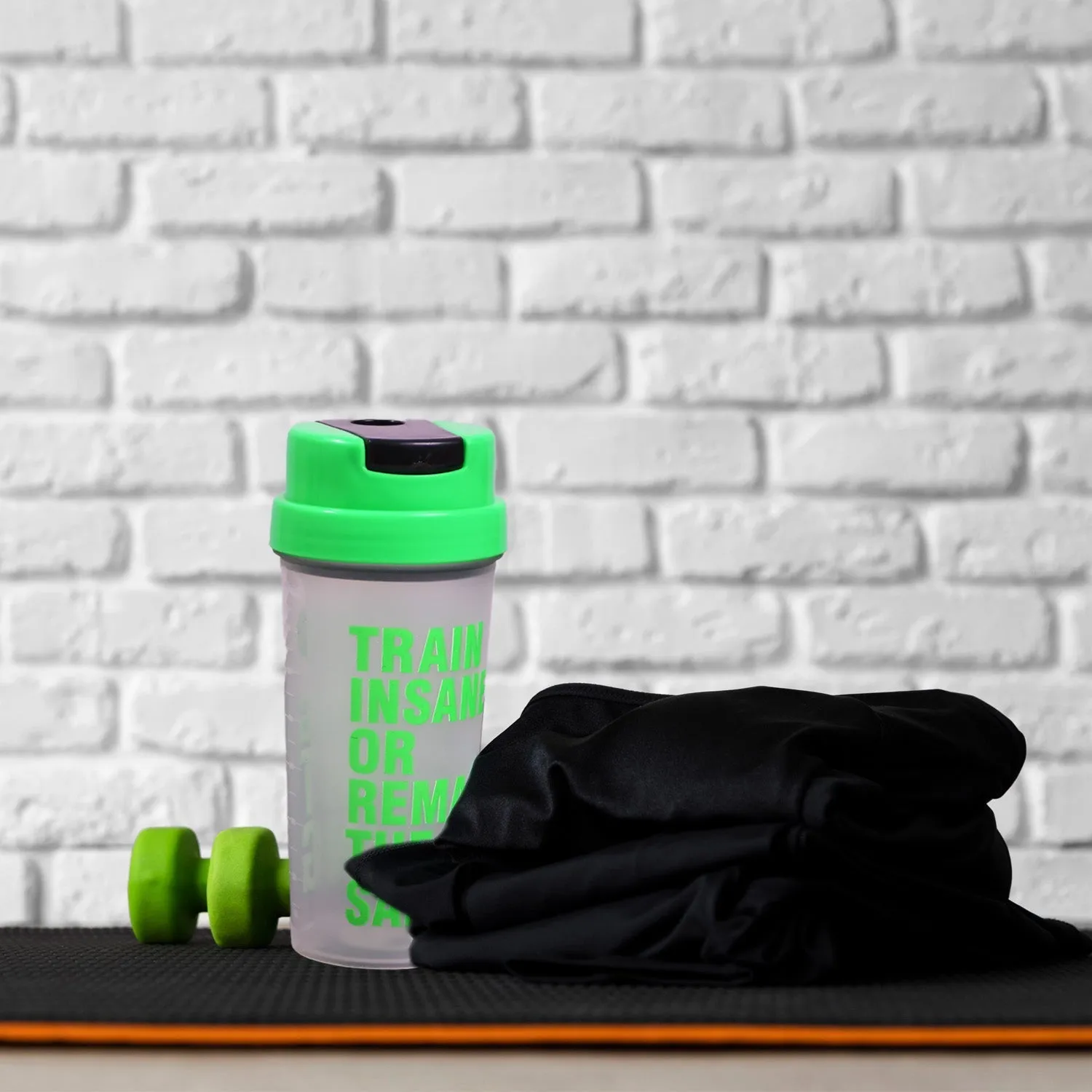 1772 Gym shaker / protein shaker bottle / sipper bottle / shaker for gym (700 ml)